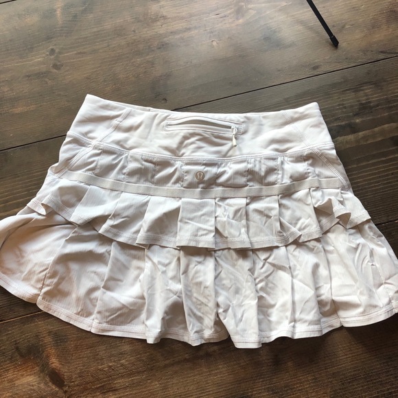 lululemon athletica Dresses & Skirts - Lululemon Run Pace Setter Tennis skirt Pearl White